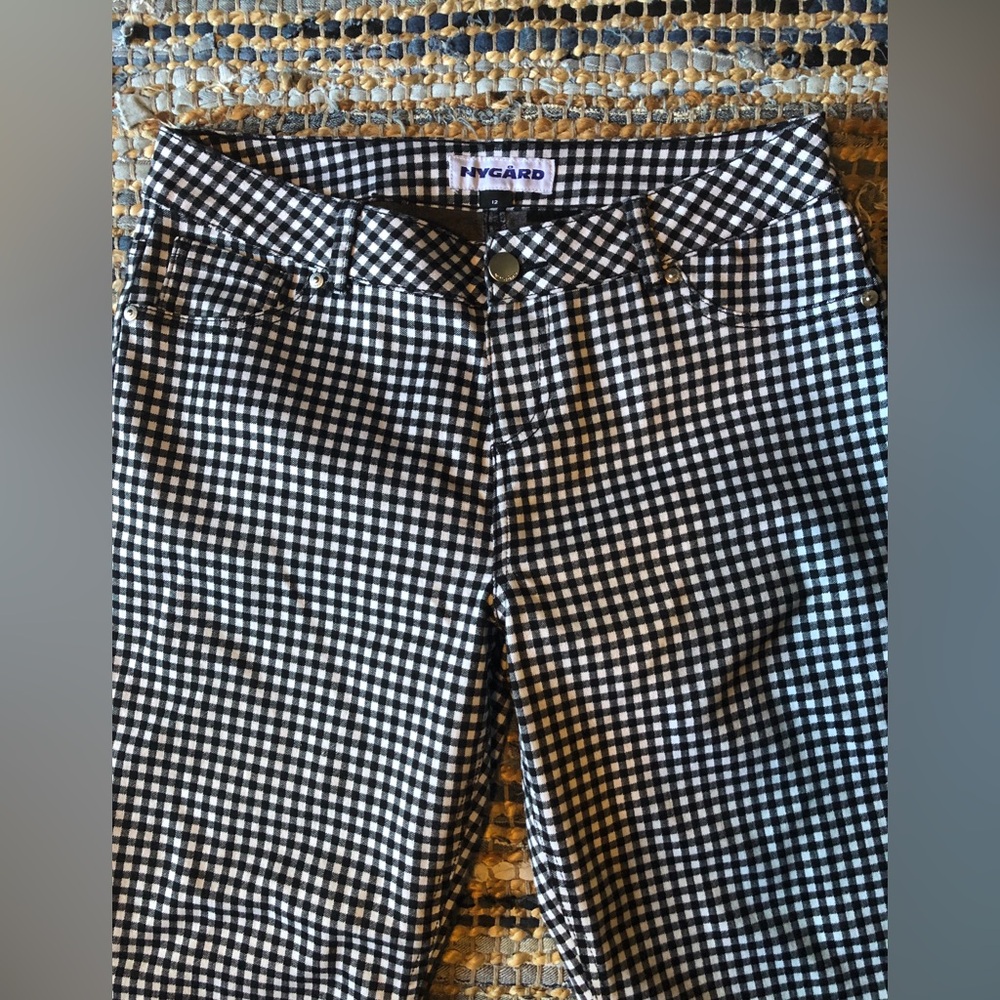 Black & White Gingham Women’s Nygard Pants
Size 12
EUC